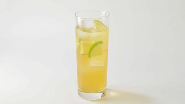 CAFÉ CINNAMON 特製<br>ラムコーラ