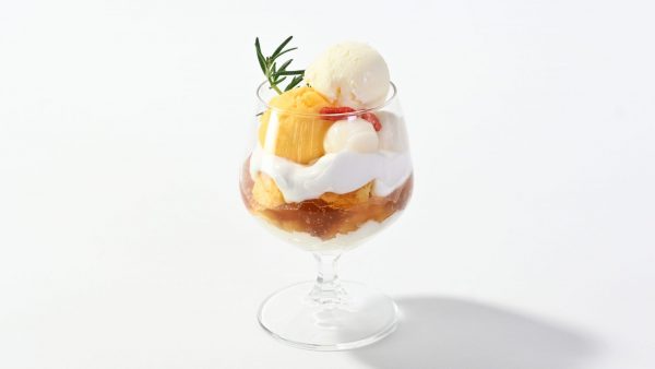 復刻 ● 2024 春 ●<br>春の桃烏龍琥珀パフェ