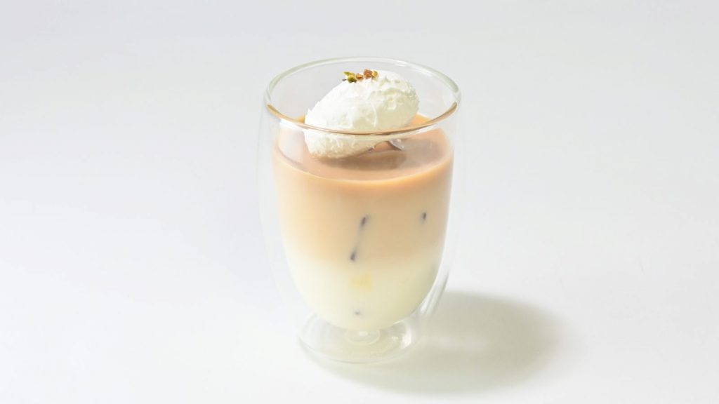 オータム・ミルクティーカクテル