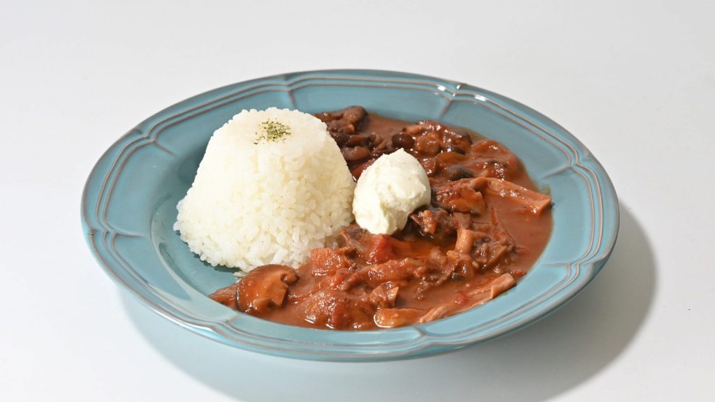 きのこたっぷりビーフストロガノフ