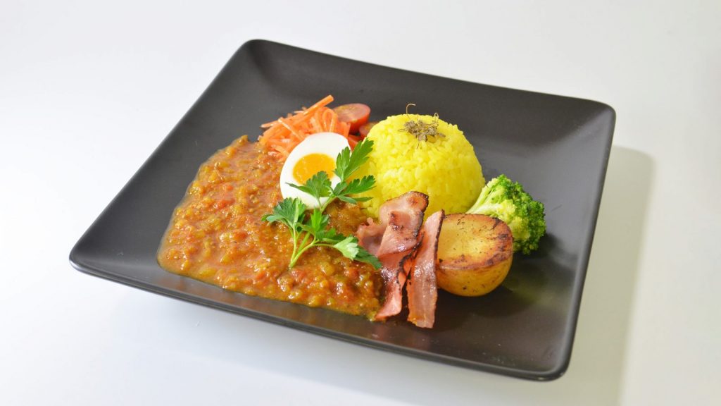 クレイジースパイシーカレー［REVIVAL］<br>※11.16-12.15はCAFÉ CINNAMON 特製<br>キーマカレーは期間中休止