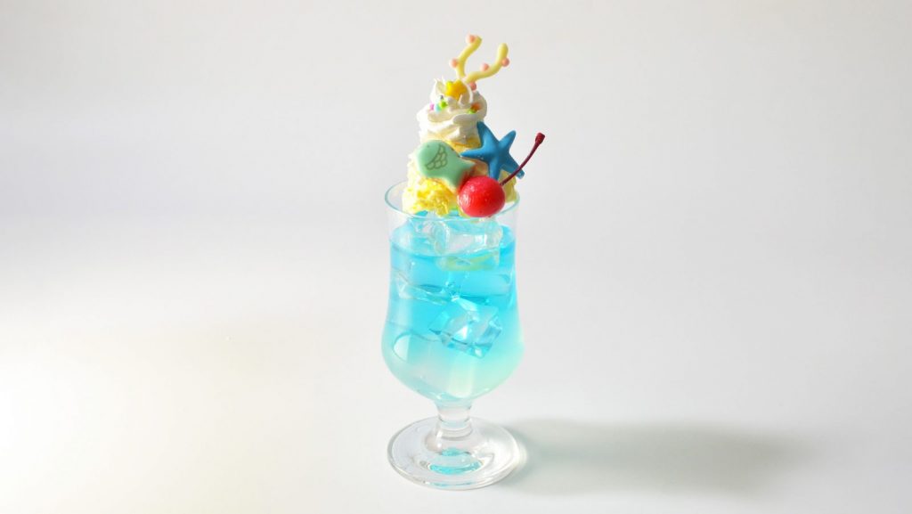｢海とお魚のフロート｣  CAFE CINNAMON ver.<br>［REVIVAL］<br>※11.16-12.15はサングリア／アールグレイ<br>ミルクカクテル／グレープフルーツ<br>ウォッカカクテル／チャイは期間中休止